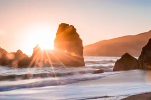 A Stunning Display - Sunrise Over The Horizon Wallpaper