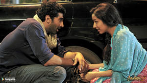 Aashiqui 2 Rahul And Arohi Holding Hands Wallpaper