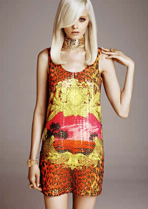 Abbey Lee Kershaw Posing With A Fashionable Outfit Wallpaper