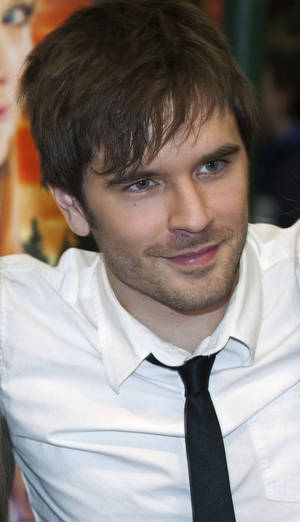 Actor Graham Wardle In Elegant Black Necktie Wallpaper