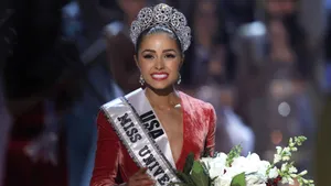 Actress And Model Olivia Culpo Stuns In This Timeless Fashion Portrait. Wallpaper