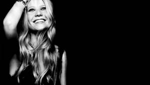 Actress Gwyneth Paltrow Wavy Hair Black And White Wallpaper