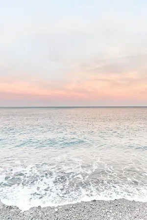 Aesthetic Beach Soft Waves Wallpaper