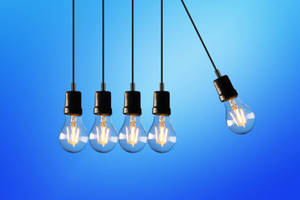 Aesthetic Blue Hanging Light Bulbs Wallpaper