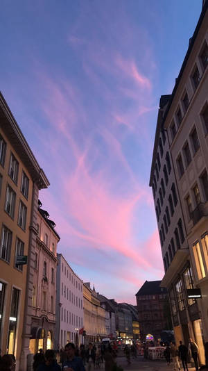 Aesthetic Street Of Munich Wallpaper