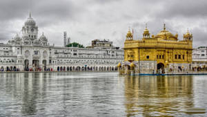 Akal Takht With Golden Temple Hd Wallpaper