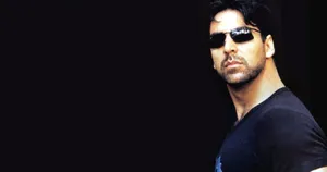 Akshay Kumar In Black Wallpaper