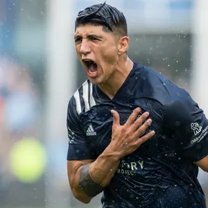 Alan Pulido Of Sporting Kansas City Wallpaper