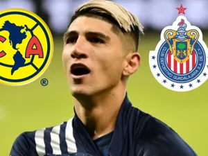 Alan Pulido Soccer Logos Wallpaper