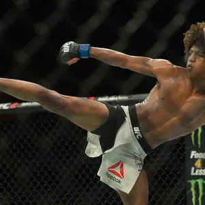 Alex Caceres Kicking Stance Wallpaper