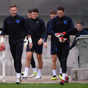 Alex Mccarthy With His Team Wallpaper