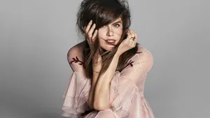 Alexandra Daddario Disheveling Hair Wallpaper