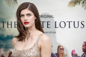 Alexandra Daddario The White Lotus Wallpaper