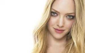 Amanda Seyfried Close-up Wallpaper