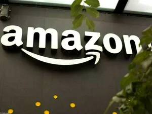 Amazon Uk Logo On Wall Wallpaper