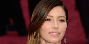 American Actress Jessica Biel Close Up Shot Wallpaper