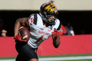 American Football Player Dj Moore Maryland Terrapins 2016 Wallpaper