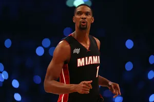American Professional Basketball Player Chris Bosh Bokeh Art Wallpaper