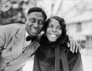 American Singer Leadbelly With Wife Martha Promise 1935 Photograph Wallpaper