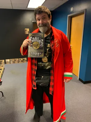 American Wwe Hall Famer Mick Foley At Ipwhf Wallpaper