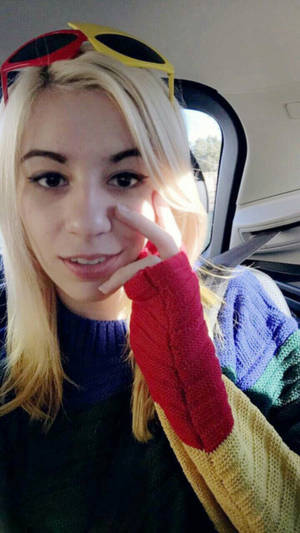 Amy Nelson Colorful Sweater Wallpaper