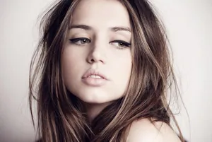 Ana De Armas Close Up Photo Wallpaper