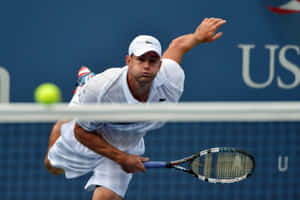 Andy Roddick Lurching Forward Wallpaper