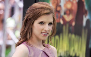 Anna Kendrick Hollywood Actress Close-up Shot Wallpaper