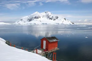 Antarctica Small Red Cabin Wallpaper