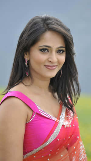 Anushka Shetty Pink Saree Smile Wallpaper