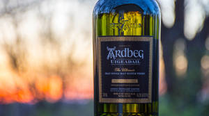 Ardbeg Uigeadail Whisky - Experience The Taste Of Exquisite Craftsmanship Wallpaper