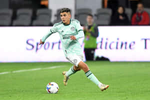 Argentine Professional Footballer Thiago Almada Atlanta United Fc Wallpaper