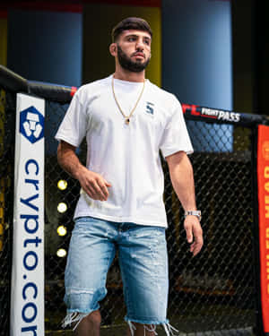 Arman Tsarukyan Inside Octagon Preparing For His Mma Fight. Wallpaper