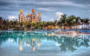 Atlantis Resort At Dusk Wallpaper