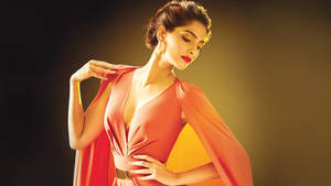 Attractive Sonam Kapoor Wallpaper