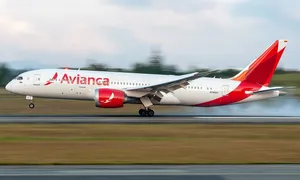 Avianca Boeing 787-8 Dreamliner Landing With Smoke Wallpaper