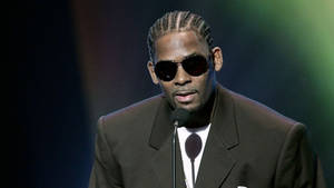 Awarding With Singer R Kelly Wallpaper