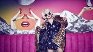 Baddie Old Girl Wallpaper