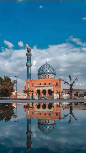 Baghdad Mosque Water Reflection Wallpaper