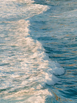 Beach Wave Iphone Foaming Crest Wallpaper