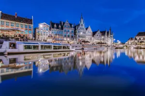 Belgium Vanilla River Wallpaper