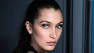 Bella Hadid Natural Close-up Shot Wallpaper