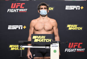 Beneil Dariush Wearing Face Mask Wallpaper