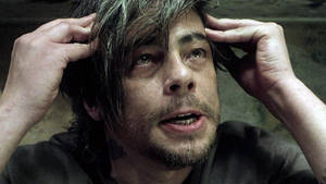 Benicio Del Toro In 21 Grams 2003 Wallpaper