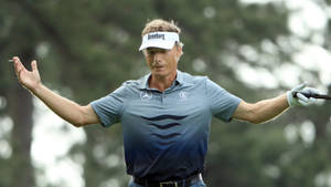 Bernhard Langer Arms Wide Open Wallpaper