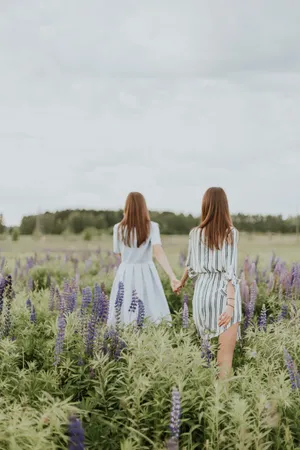 Best Friends Always Find Time To Spend Together Wallpaper