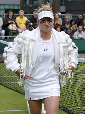 Bethanie Mattek-sands White Jacket Wallpaper