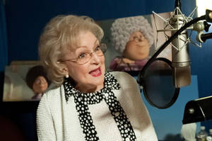 Betty White As Grammy Norma Wallpaper