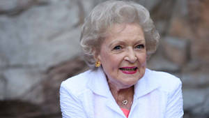 Betty White Glaza Event Wallpaper