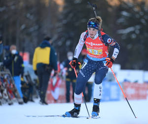 Biathlon Athlete Deedra Irwin Competing At The Ibu World Cup Wallpaper